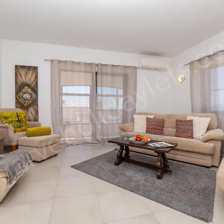 Casa Vista Alegre *